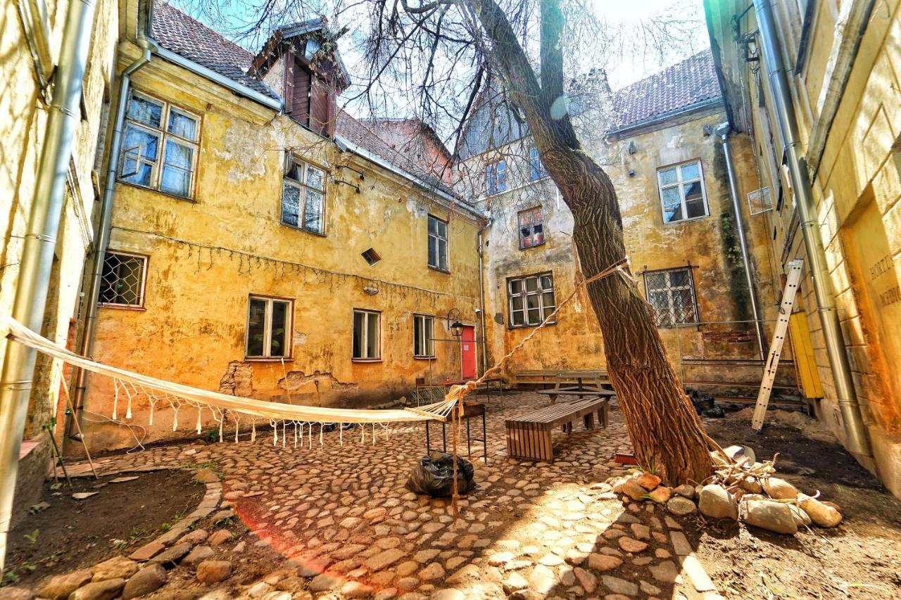 The Monks Bunk Hostel & Bar Tallinn Buitenkant foto
